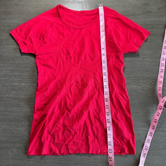 Red Swiftly Style TShirt Short Sleeve Crew Neck Seamless 6 Small - Picture 8 of 8